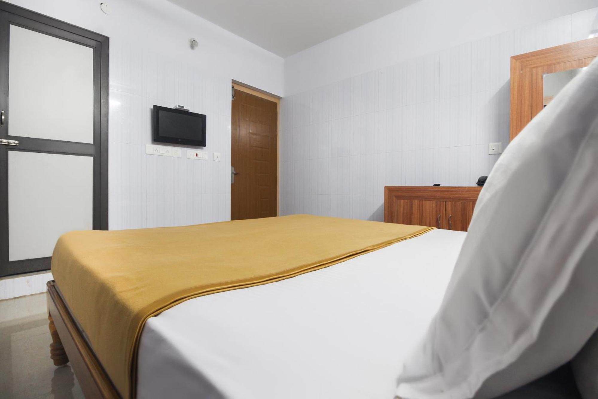 Hotel O Jks Deluxe Lodge Udaiyarpalaiyam Zewnętrze zdjęcie